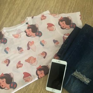 Disney’s Snow White Short Sleeve Tshirt Size Small